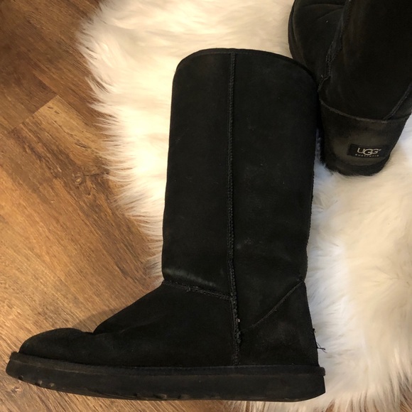 Ugg Classic Tall - Picture 3 of 7